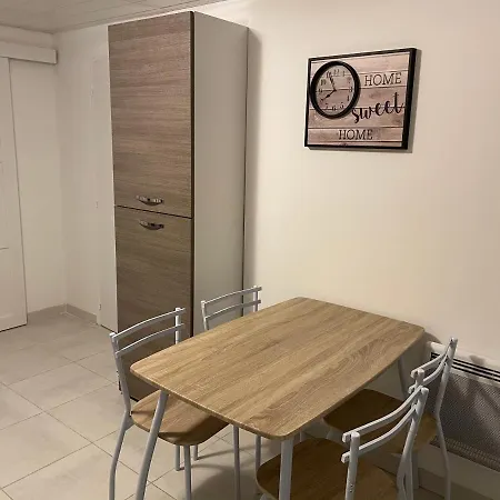 Apartamento Dans Maison à Proche Walibi *
